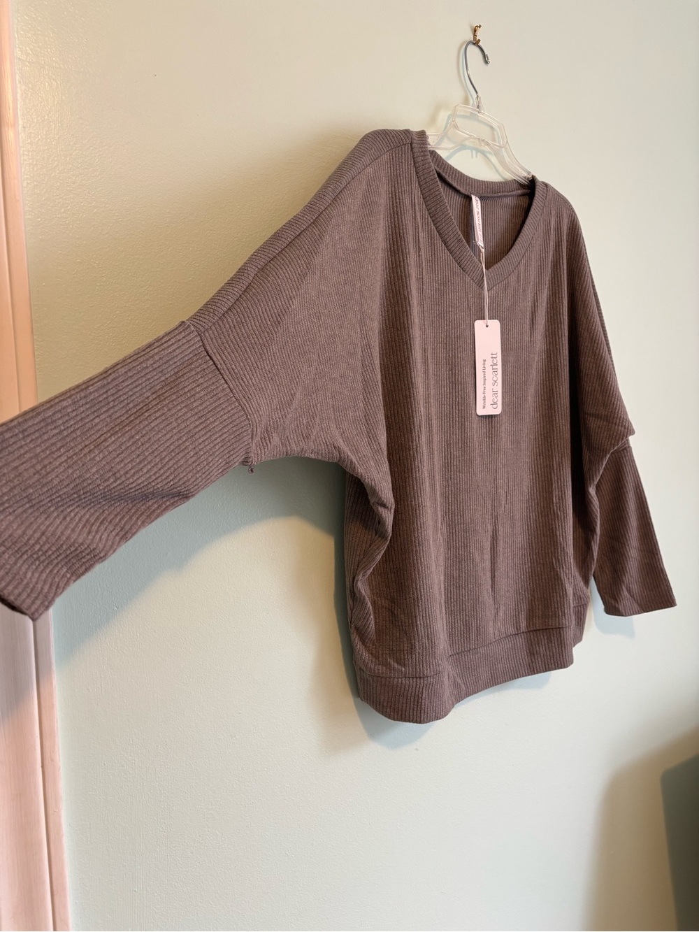 NWT Dear Scarlett Mocha Ribbed V-Neck Sweater Large - Picture 5 of 8